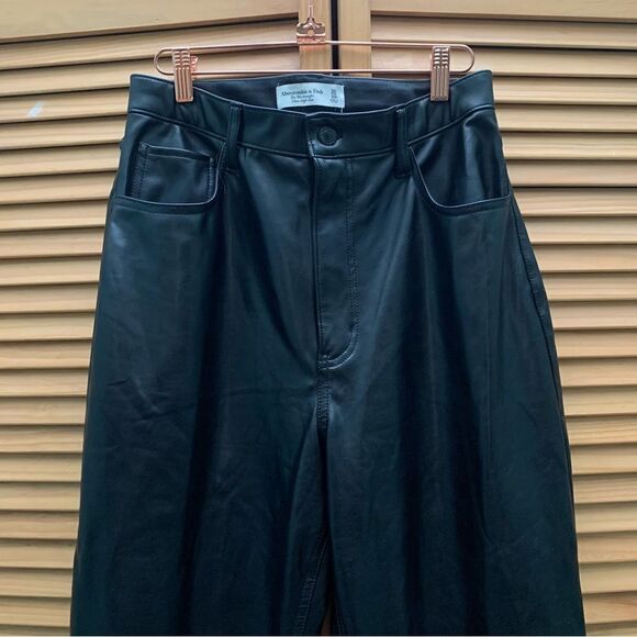 Abercrombie & Fitch 90s straight High Rise Pleather Pants size 10 - Picture 2 of 5